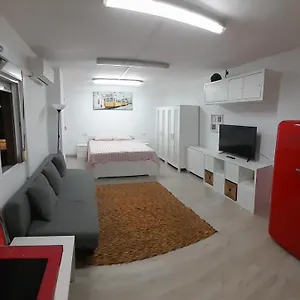 Apartamento Estudio Frente A Estacion Maria Zambrano, Málaga